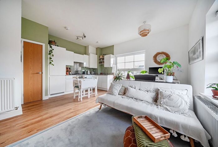 1 Bedroom Flat For Sale In High Street, Bitton, Bristol, Gloucestershire, BS30