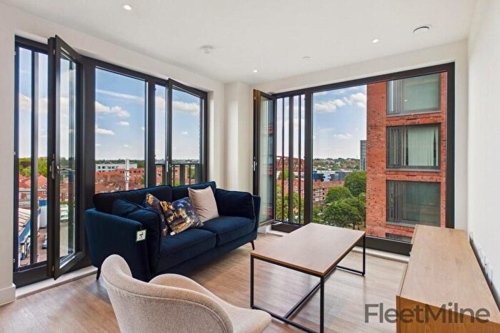 2 Bedroom Apartment To Rent In Cardigan Wharf, Glasswater Locks, Birmingham, B4