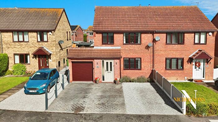 3 Bedroom Semi-Detached House For Sale In A Must See Three Bed Semi On Sunningdale!, DN22