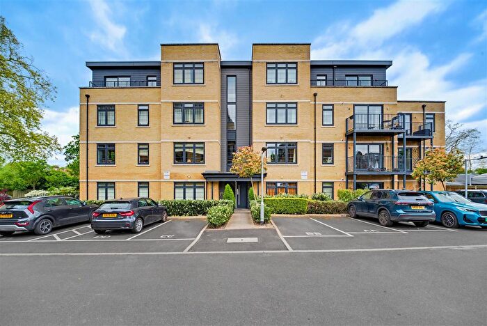 1 Bedroom Flat For Sale In Samuelson Place, Isleworth, TW7
