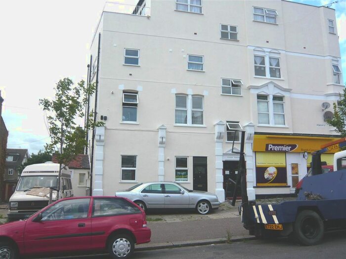 Studio To Rent In Pembury Road, Westcliff-On-Sea, SS0