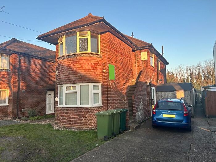 3 Bedroom Maisonette To Rent In Staines-Upon-Thames, Surrey, TW19