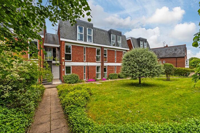 2 Bedroom Apartment For Sale In Elm Road, Elm Court Elm Road, SO22