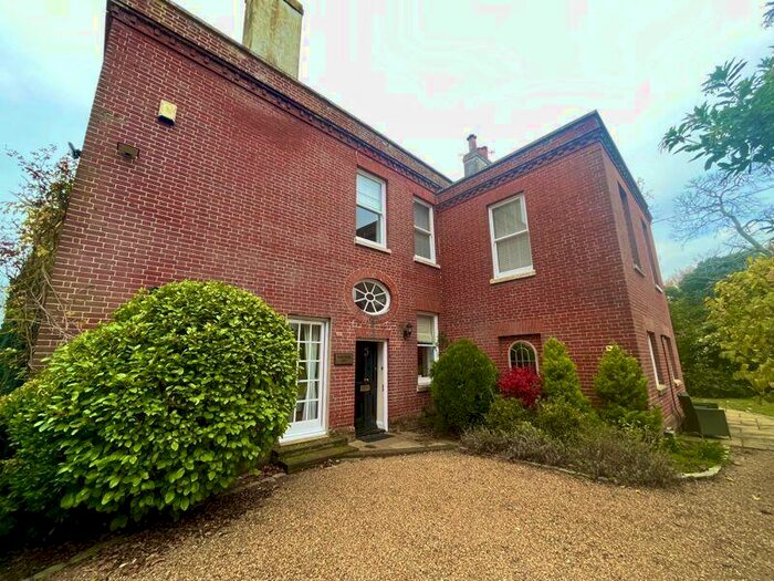 4 Bedroom Character Property To Rent In Titchfield Road, Titchfield, Fareham, PO14