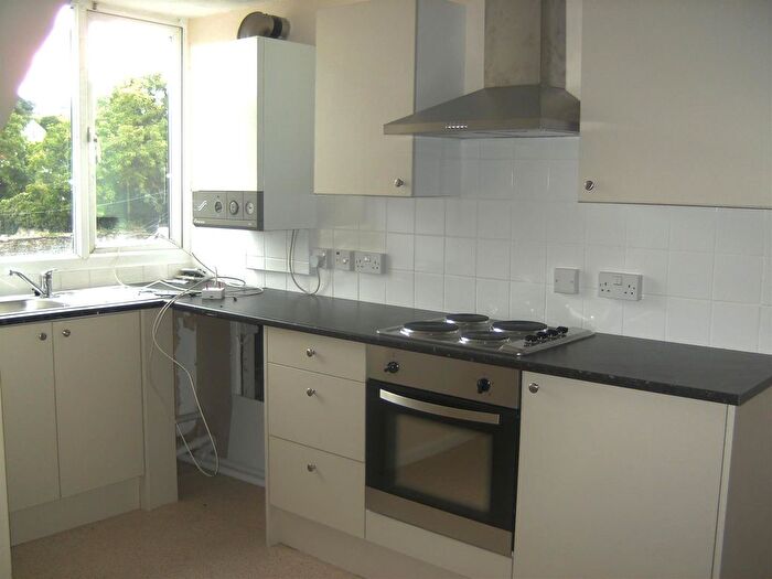 1 Bedroom Flat To Rent In Bush Street, Pembroke Dock, SA72
