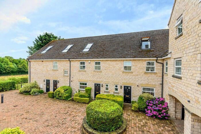 3 Bedroom Town House For Sale In Lakeside Approach, Barkston Ash, Tadcaster, LS24