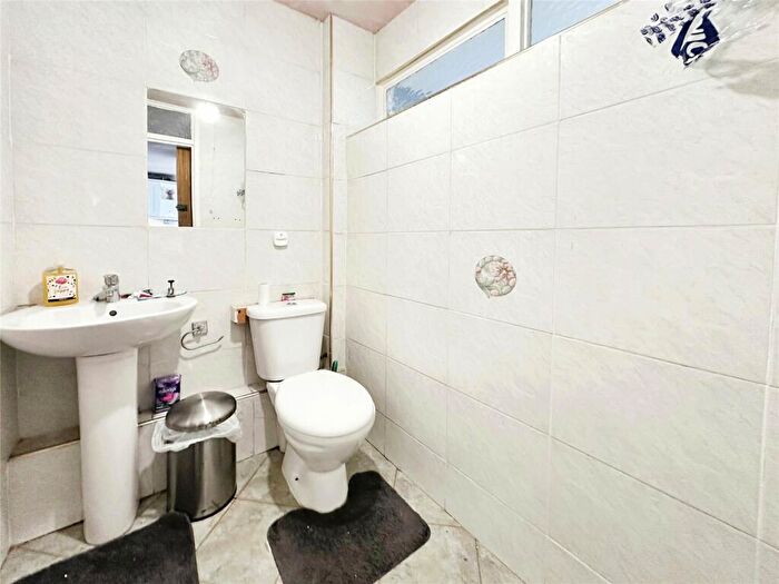 3 Bedroom End Of Terrace House For Sale In Pattens Close, Netherton, Merseyside, L30