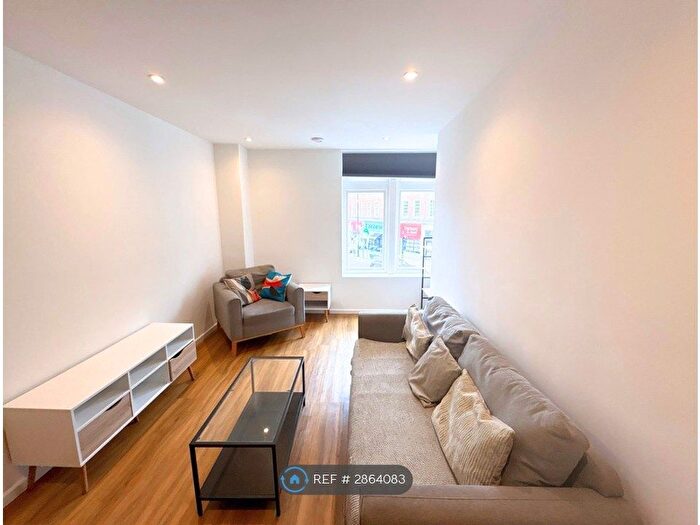 2 Bedroom Flat To Rent In Adair House, Epsom, KT19
