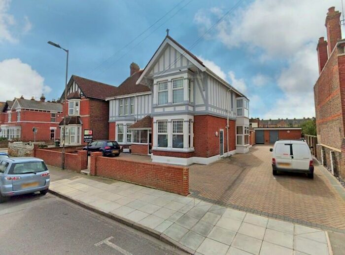 1 Bedroom Flat To Rent In Stubbington Avenue, Portsmouth, PO2