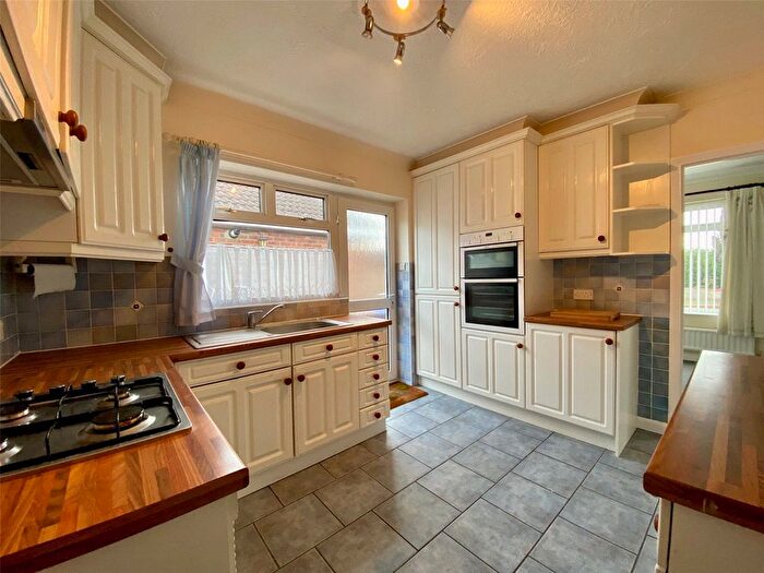 2 Bedroom Bungalow To Rent In Gloucester Road, Willerby, Hull, East Yorkshire, HU10