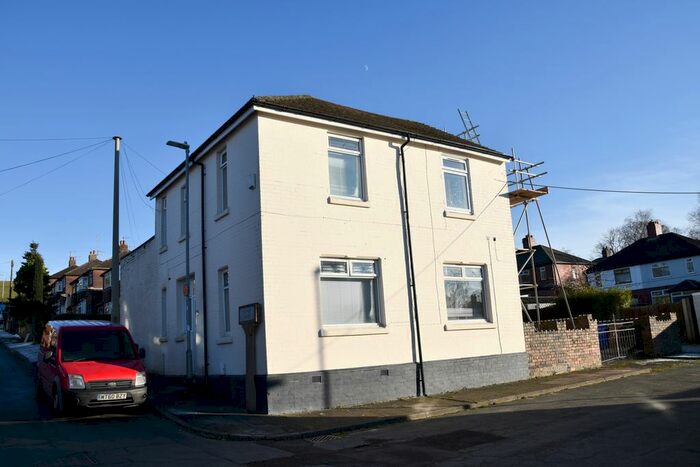 3 Bedroom Detached House To Rent In Gladwyn Street, Bucknall, Stoke-On-Trent, ST2