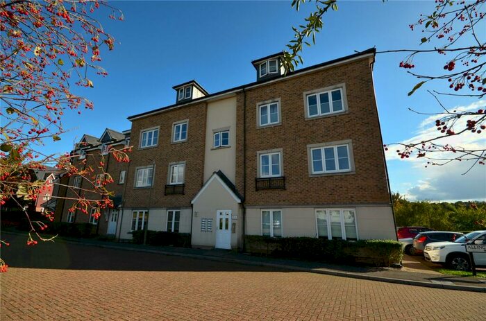 2 Bedroom Apartment To Rent In Allington Close, Farnham, Surrey, GU9