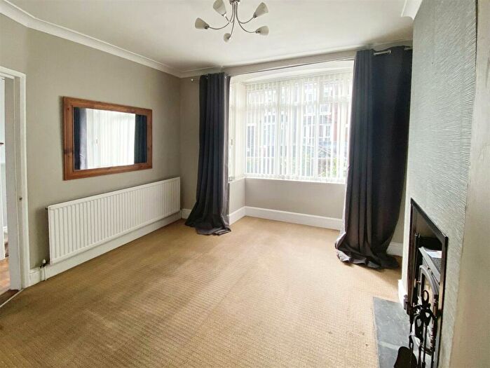 3 Bedroom Semi-Detached House To Rent In Victoria Road, Doncaster, DN4