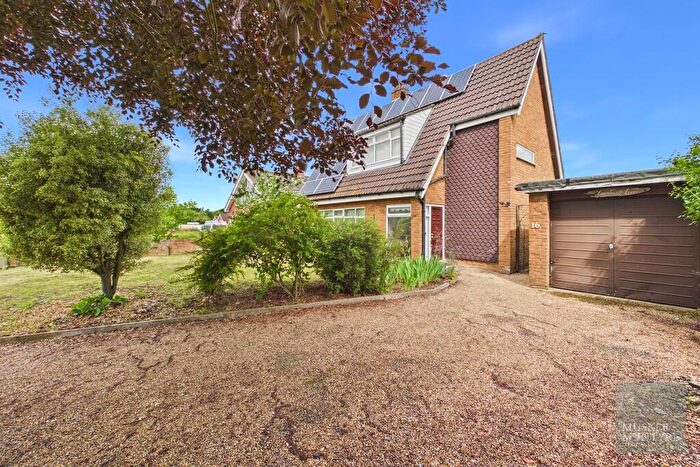3 Bedroom Chalet For Sale In Kings Dam, Gillingham, NR34
