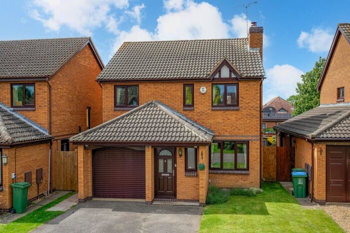 4 Bedroom Detached House For Sale In Wren Walk, Edlesborough, LU6