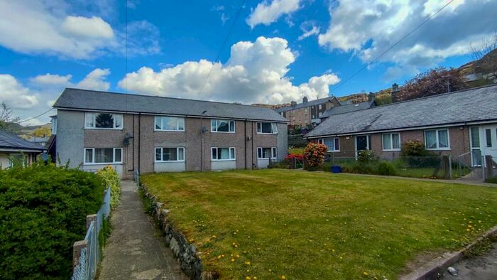 2 Bedroom Apartment To Rent In Maes Y Plas, Blaenau Ffestiniog, Gwynedd, LL41