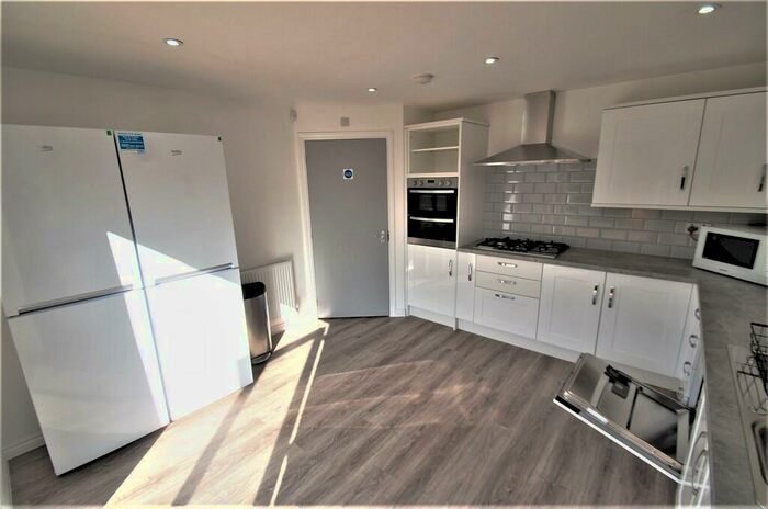 6 Bedroom Detached House To Rent In Cheshire Close, Coventry, CV3
