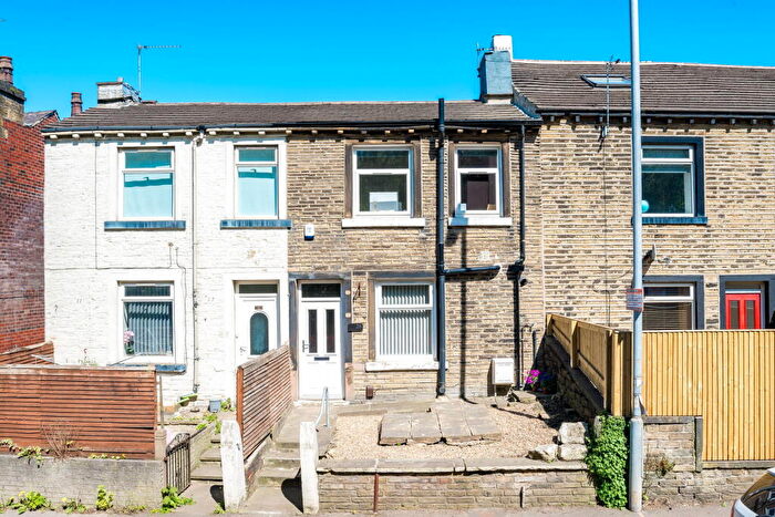 2 Bedroom Terraced House For Sale In Halifax Road, Huddersfield, HD3