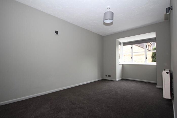 1 Bedroom Flat To Rent In Cygnet Close, Stonebridge, NW10