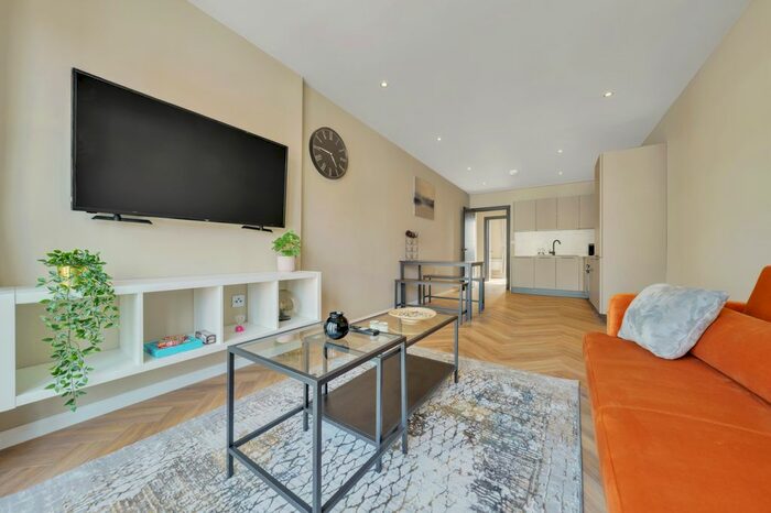 2 Bedroom Flat To Rent In Canberra Road, London, W13