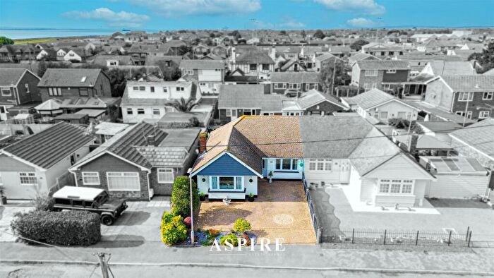 3 Bedroom Semi-Detached Bungalow For Sale In Northfalls Road, Canvey Island, SS8