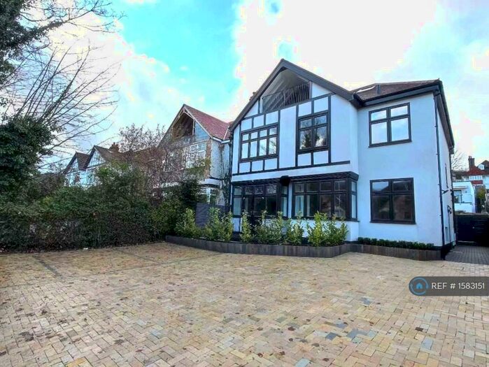 2 Bedroom Flat To Rent In Brighton Road, Purley, CR8