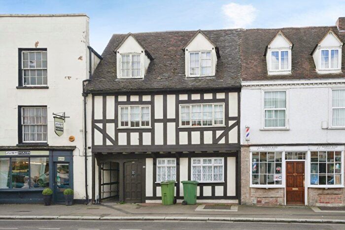 2 Bedroom Flat For Sale In Potters Court, Barton Street, Tewkesbury, GL20