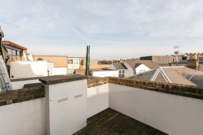 2 Bedroom Flat To Rent In Old York Road, London, SW18