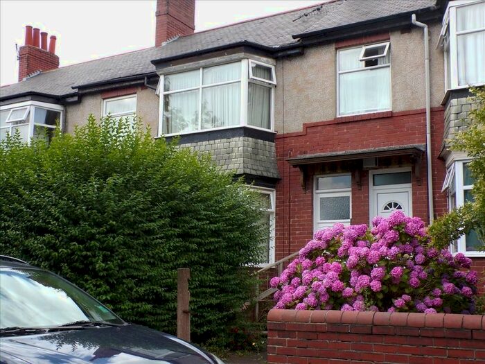 3 Bedroom Flat To Rent In Valley View, Jesmond, Newcastle Upon Tyne, NE2