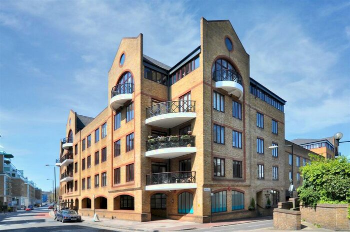 2 Bedroom Apartment To Rent In Hermitage Court, Knighten Street, Wapping, E1W