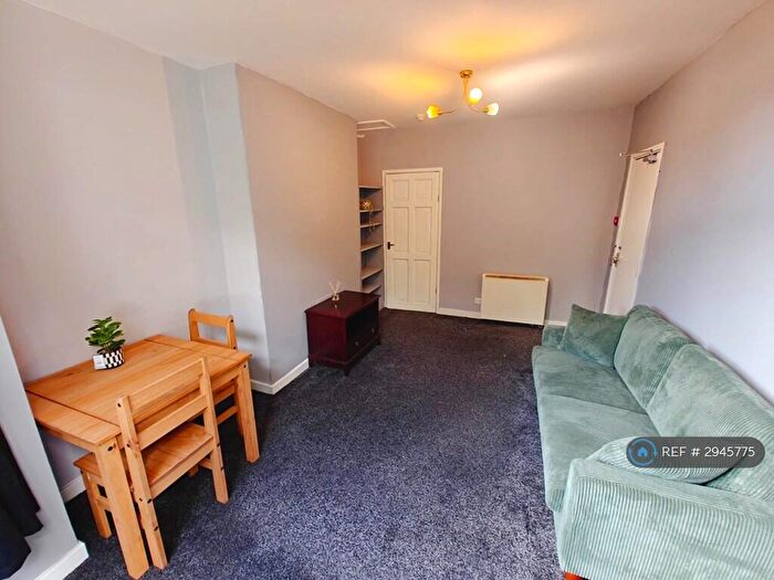 1 Bedroom Flat To Rent In William View, Leeds, LS15