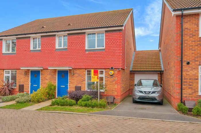 3 Bedroom Semi-Detached House To Rent In Didcot, Oxfordshire, OX11