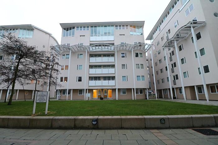 2 Bedroom Flat To Rent In Royal Quay, Kings Dock, Liverpool, L3