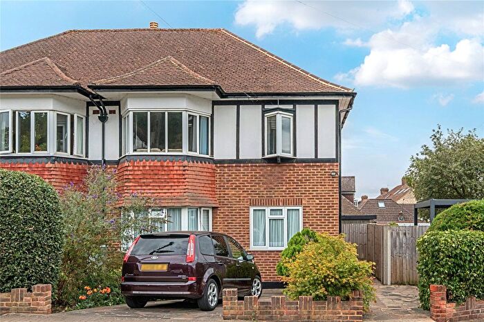 2 Bedroom Flat For Sale In Coney Hill Road, West Wickham, BR4