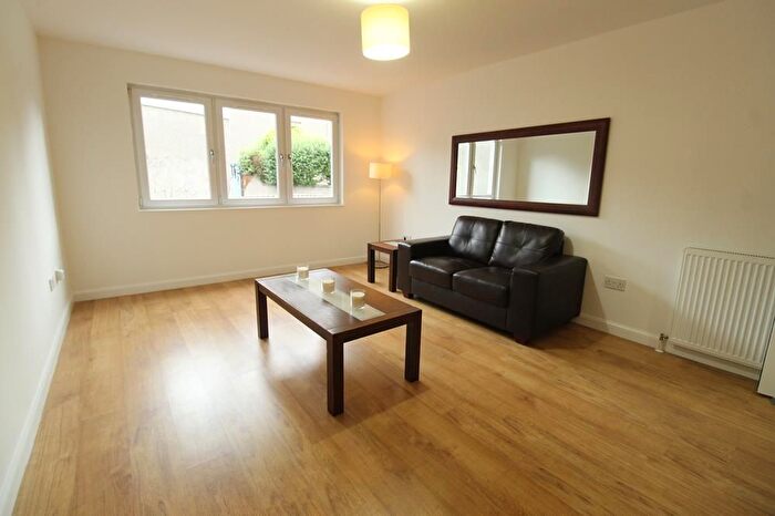 2 Bedroom Flat To Rent In Windsor Place, Off Thistle Street, Aberdeen, AB10