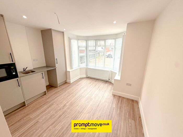 Property To Rent In Room, Dunstable Road Luton, LU4