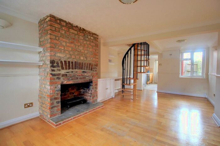 2 Bedroom Terraced House To Rent In Pangbourne Mews, Reading Road, Pangbourne, Berkshire, RG8