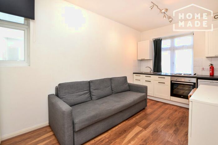 Studio To Rent In Hendon Way, London, NW2