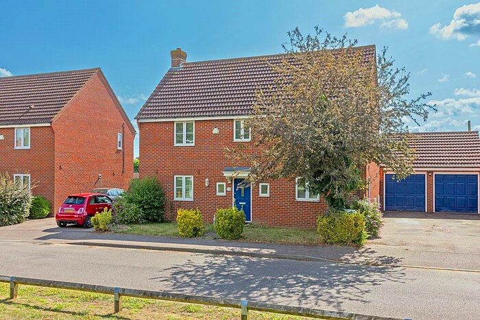 4 Bedroom Detached House To Rent In Maylam Gardens, Sittingbourne, Kent, ME10