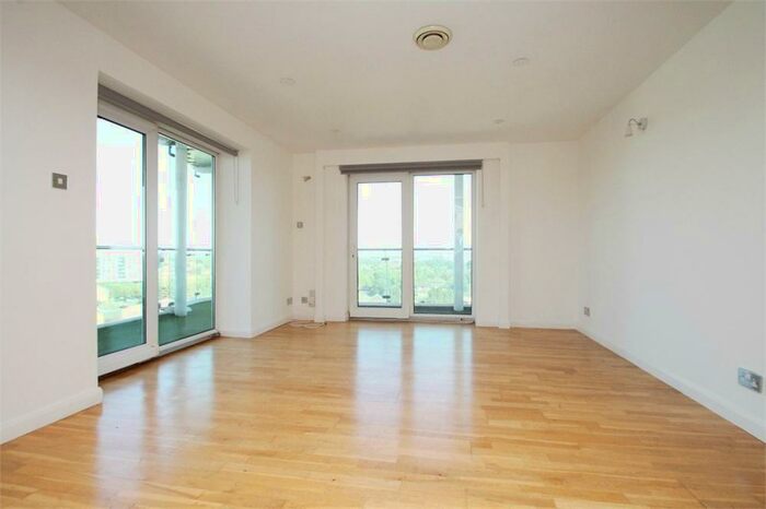 2 Bedroom Apartment To Rent In Tower Point, EN2