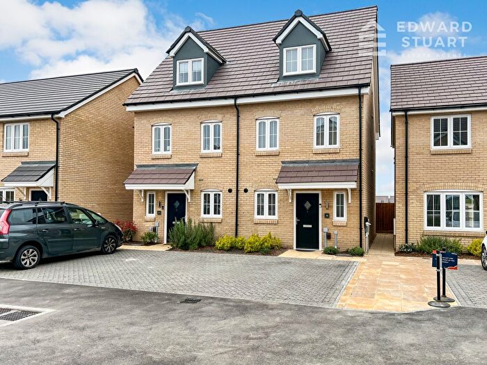 3 Bedroom Semi-Detached House For Sale In Kathorn Close, Alwalton, PE7