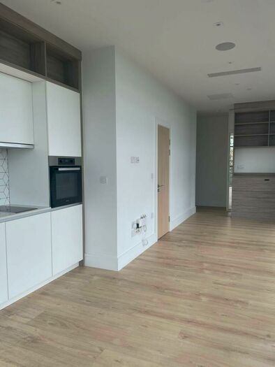 Apartment To Rent In Station Road, Addlestone, KT15