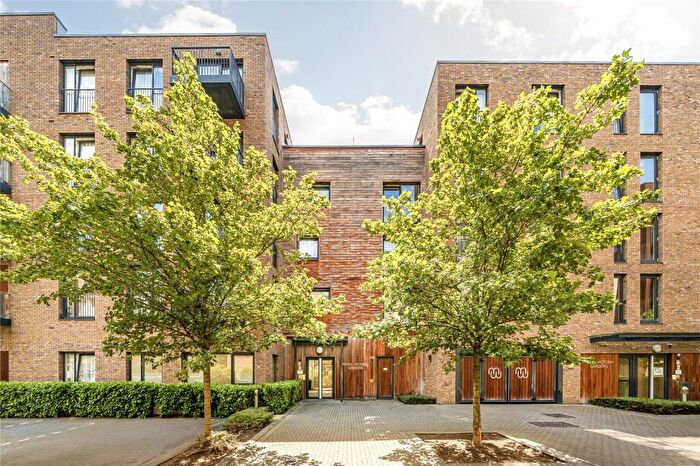 1 Bedroom Apartment For Sale In Whiting Way, London, SE16