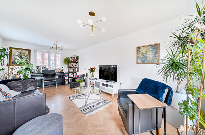 3 Bedroom Detached House For Sale In Beehive Lane, West Broyle, Chichester, PO19