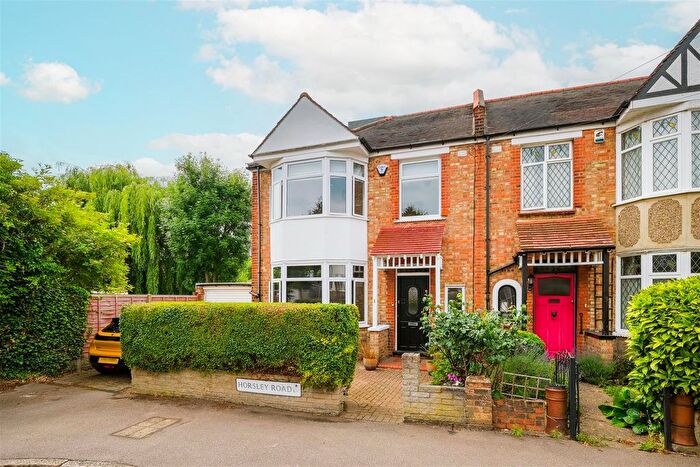 4 Bedroom Semi-detached House To Rent In Horsley Road, North Chingford, E4
