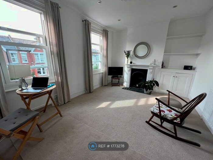 2 Bedroom Flat To Rent In Dunstans Road, London, SE22