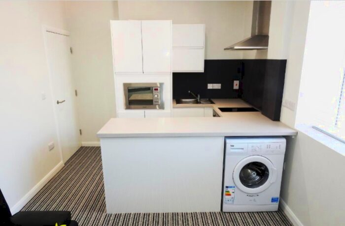 2 Bedroom Apartment To Rent In Centre Court, Paragon Street, HU1