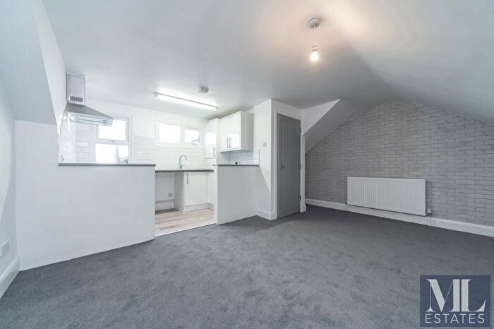 2 Bedroom Flat For Sale In Crownhill Road, London, NW10