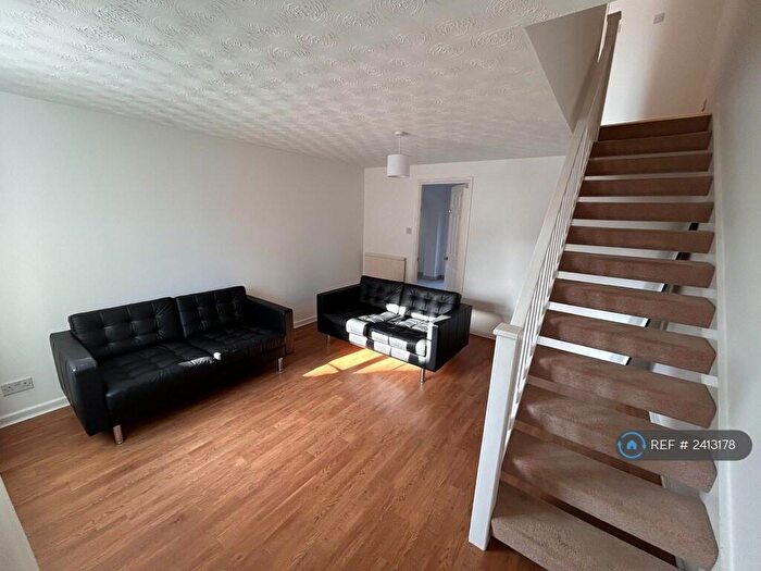 3 Bedroom Semi-Detached House To Rent In Tamarin Gardens, Cambridge, CB1