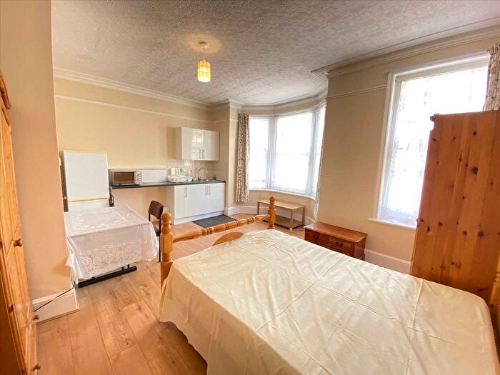 Studio To Rent In Broughton Road, London, W13